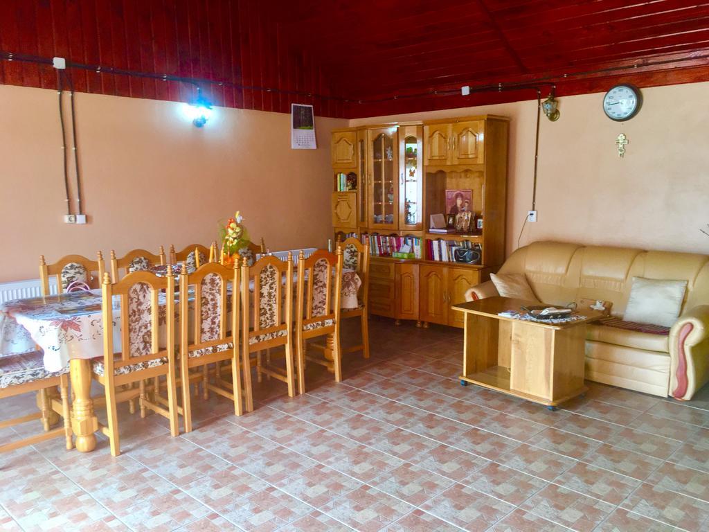 Vila La Izvor Petresti Ngoại thất bức ảnh