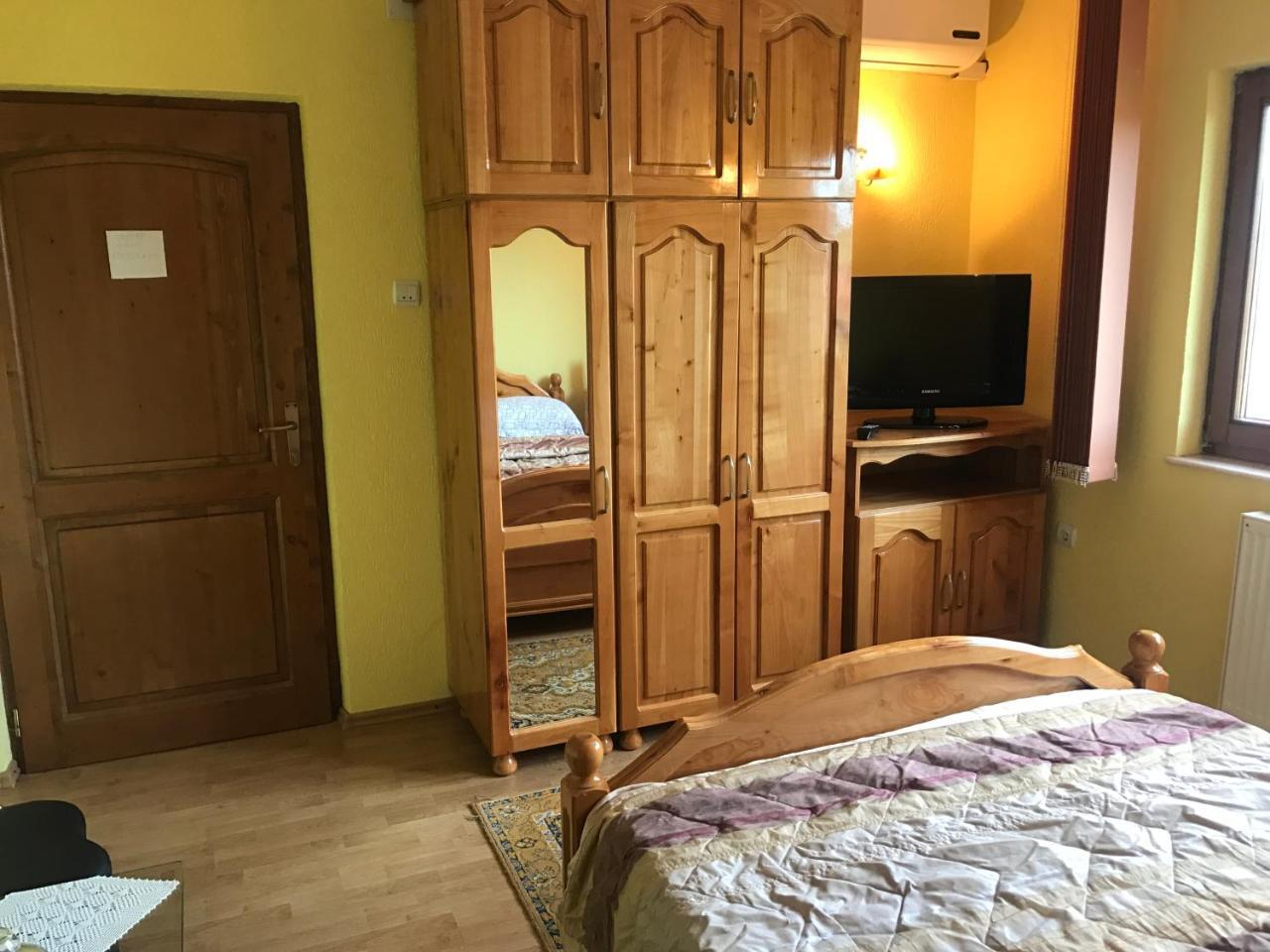 Vila La Izvor Petresti Ngoại thất bức ảnh