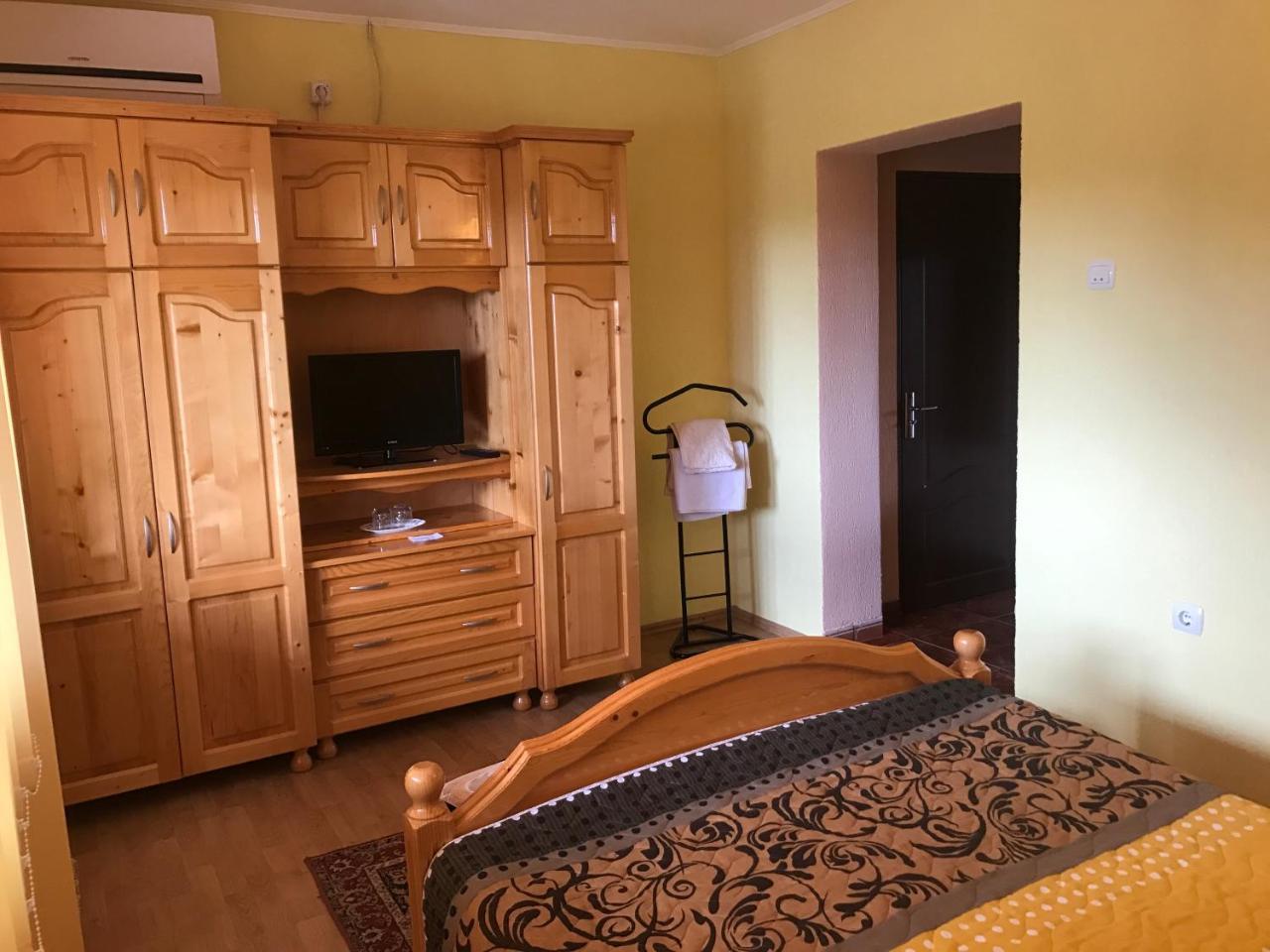 Vila La Izvor Petresti Ngoại thất bức ảnh